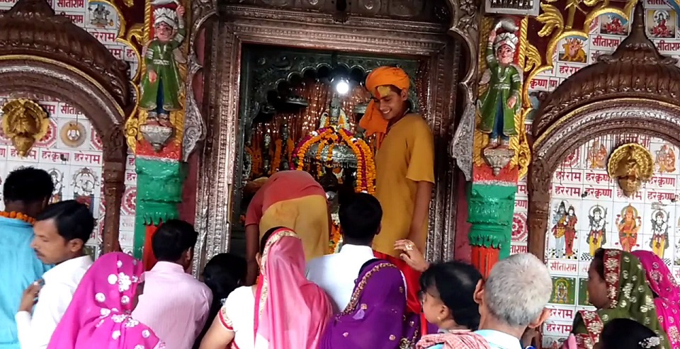 Hanuman Garhi Temple, Ayodhya, India